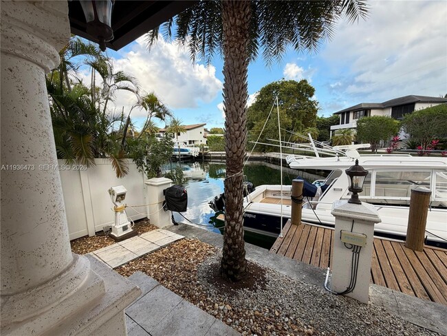 Building Photo - 13015 Biscayne Island Terrace