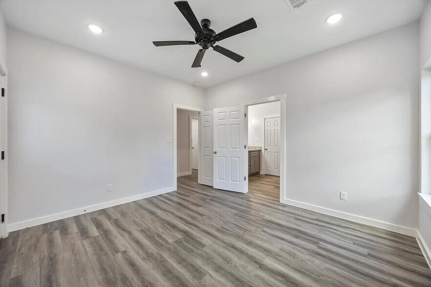 Master Bedroom - 108 W Locust St