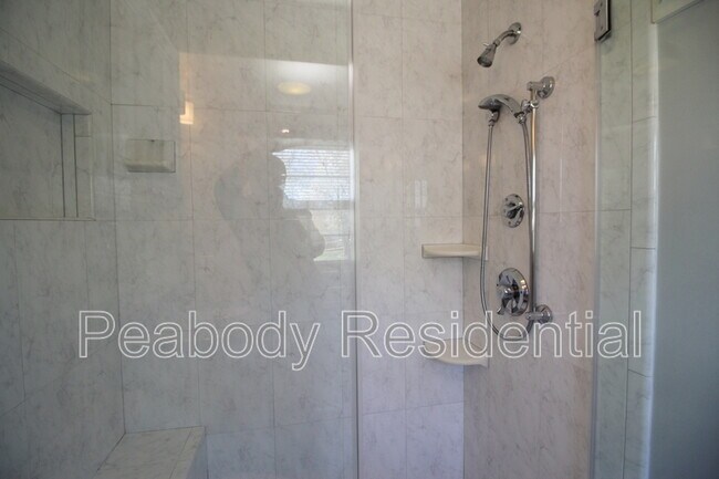 Building Photo - 8504 Wagon Wheel Rd