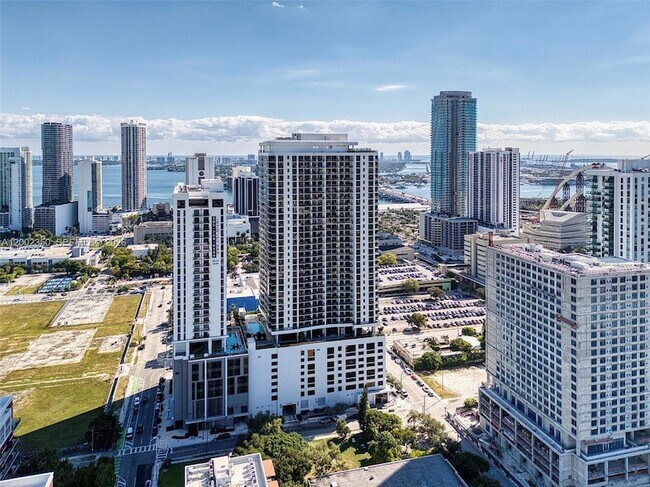 Building Photo - 1600 NE 1st Ave