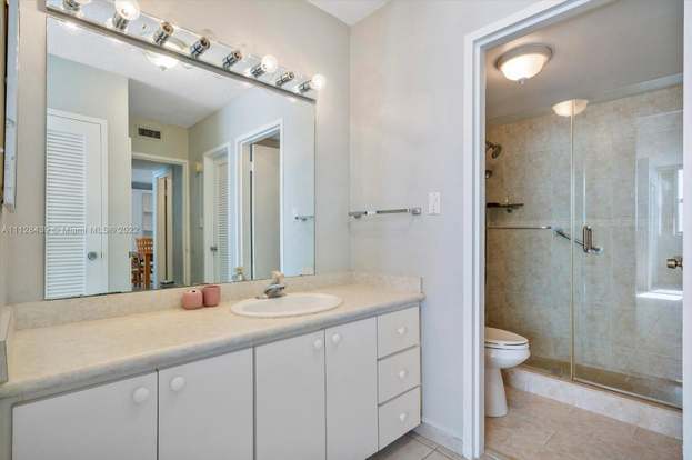 Building Photo - 9225 Collins Ave