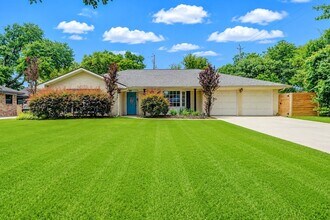 Building Photo - 5019 Oak Forest Dr