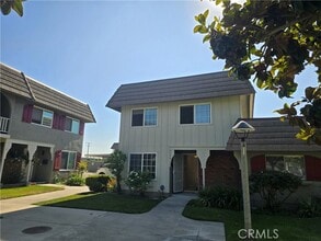 Building Photo - 4756 Larwin Ave