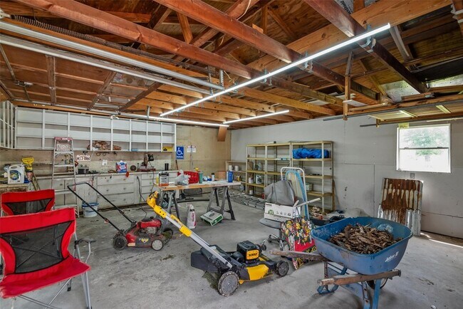 Building Photo - 24338 Redbud Ave