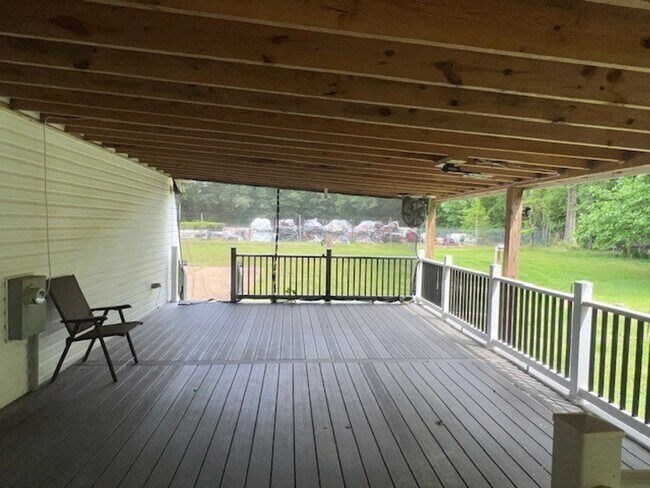 Building Photo - Rancher Located in York County School District