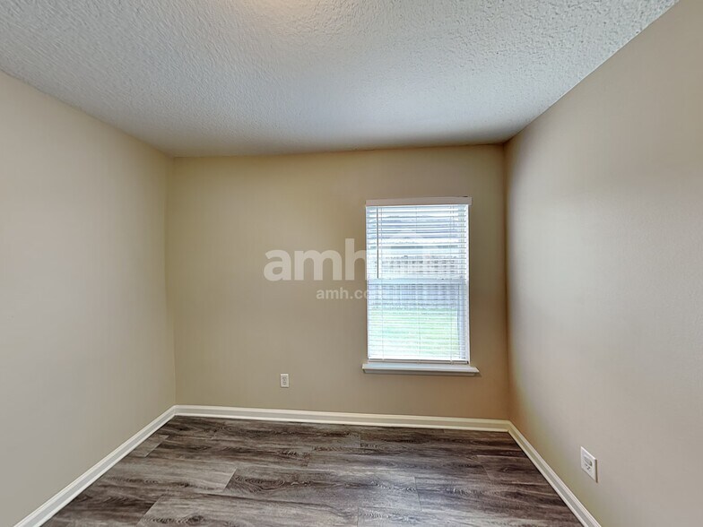 Building Photo - 76191 Long Pond Loop