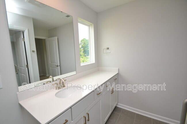 Building Photo - 1226 Bessie Ct