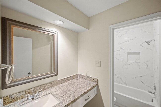 Building Photo - 3409 Meadway Dr