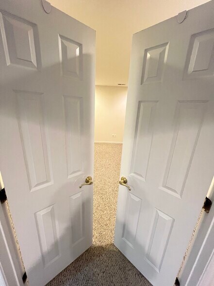 Building Photo - 10623 Red Wine Ct