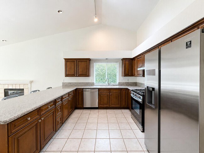 Building Photo - 68412 Descanso Cir