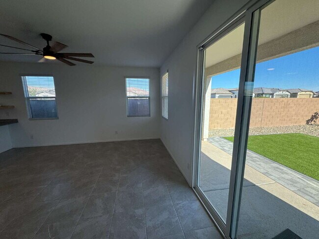 Building Photo - 32067 N Wayne Ln