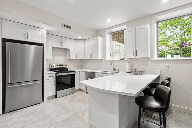 Building Photo - 17 Chestnut Hill Terrace