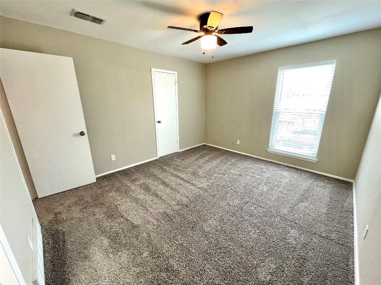 Building Photo - 3813 Coates Cir