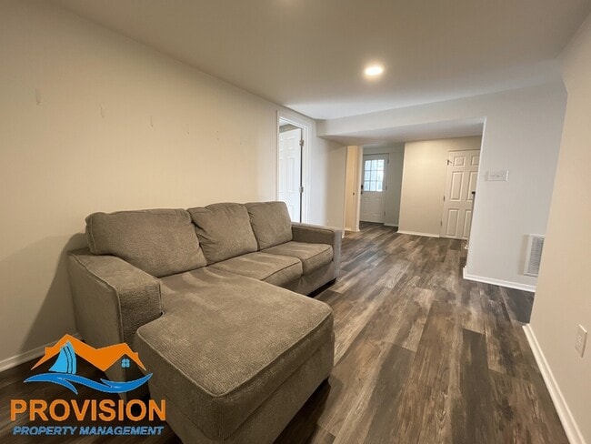 Building Photo - 8436 Bay Dr