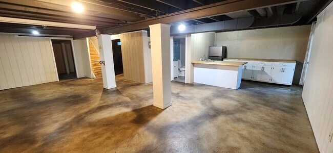 Building Photo - 11155 Portage Rd