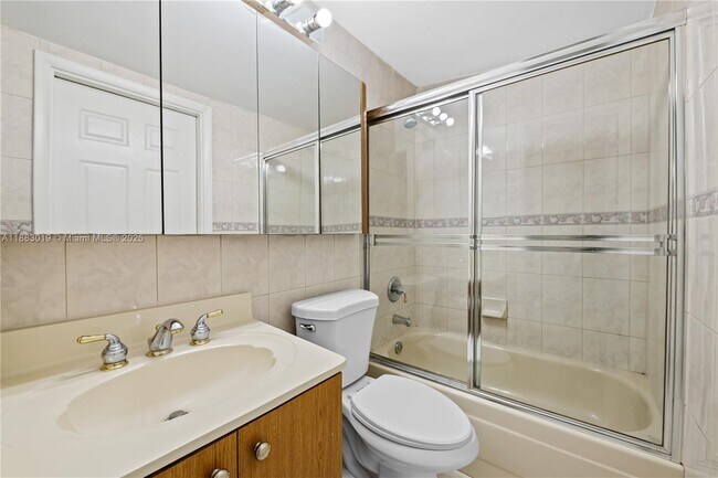 Building Photo - 1656 W 80th St