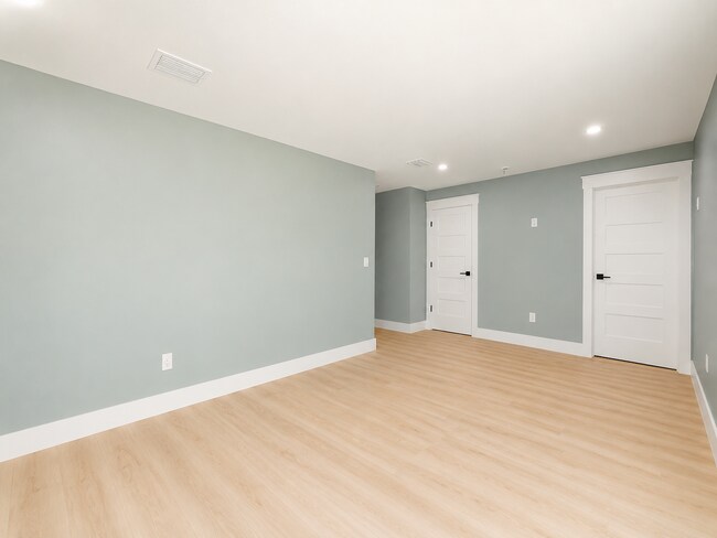 Building Photo - 5419 4th St
