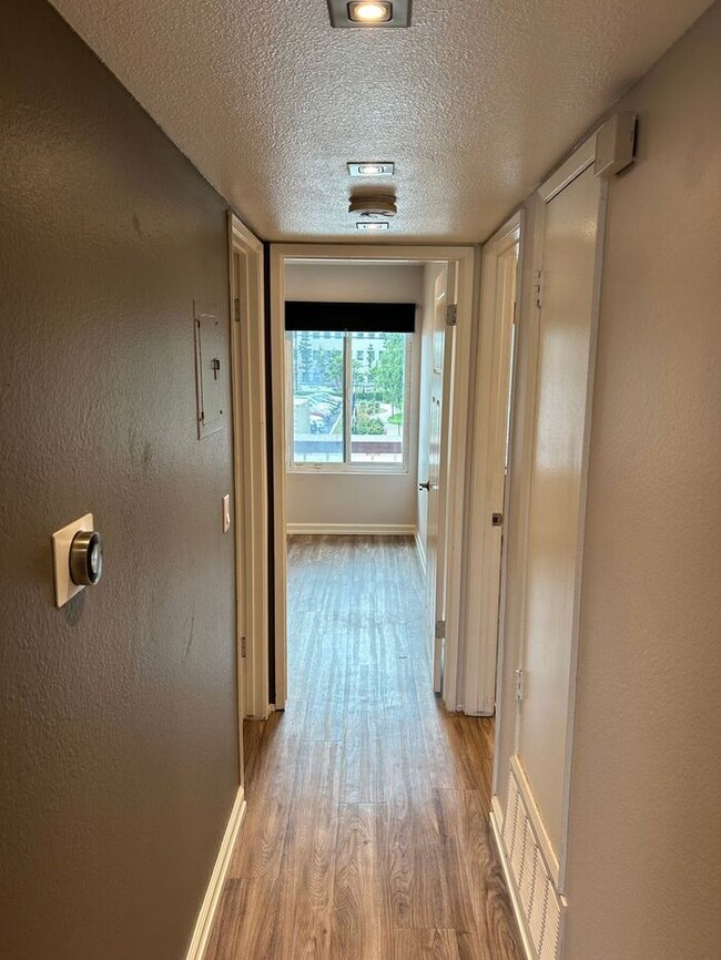 Building Photo - FANTASTIC UPSTRS 2BD 2BA CONDO FOR LEASE!