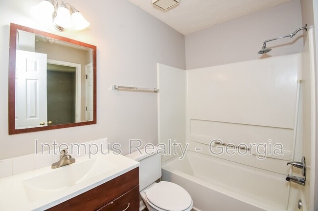 Building Photo - 3459 Lee Ct