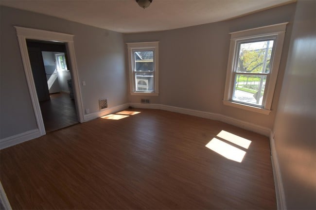 Building Photo - 18 Kenilworth Terrace