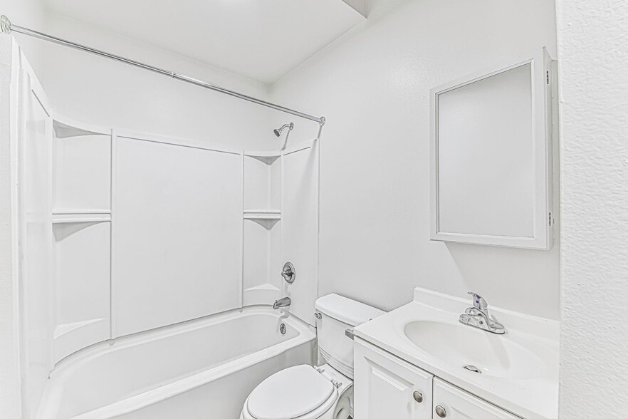 Building Photo - 67 Alamitos Ave