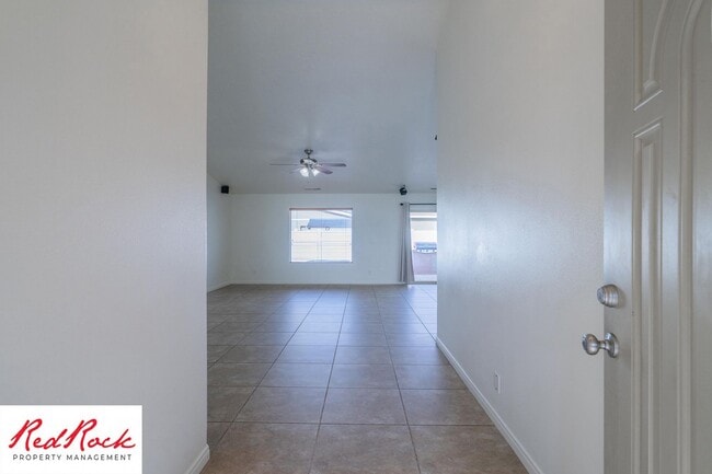 Building Photo - Inviting 3-Bedroom Home with Garage and Private Backyard