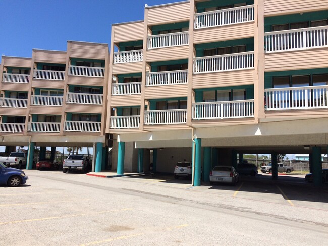 Building Photo - 3938 Surfside Blvd