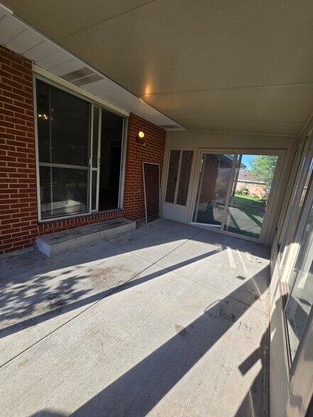 Building Photo - 1803 Mound Rd