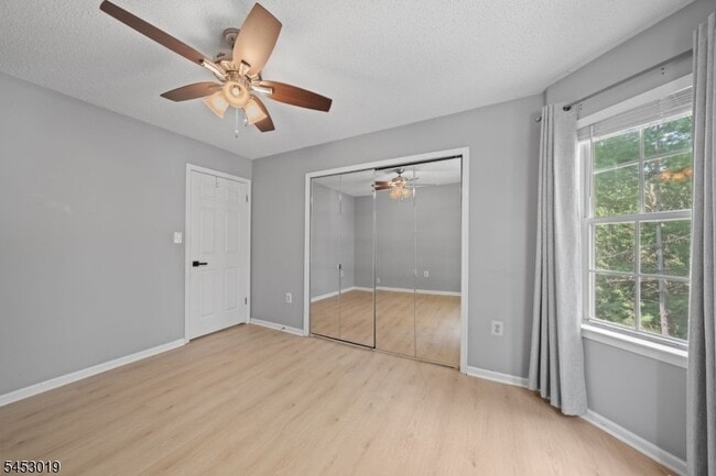 Building Photo - 43 Sapphire Ln