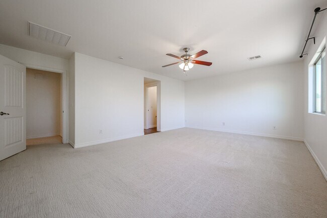 Building Photo - 2744 E Donato Dr