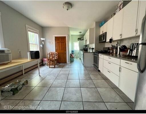 Building Photo - 372 Medford St