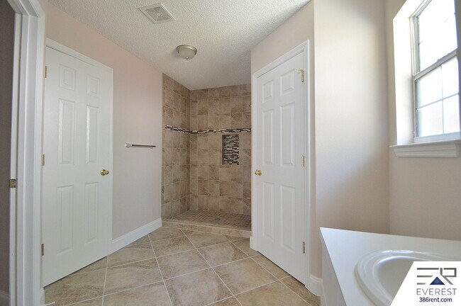 Building Photo - 159 Point Pleasant Dr