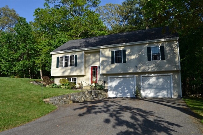 Primary Photo - 63 Crestwood Dr