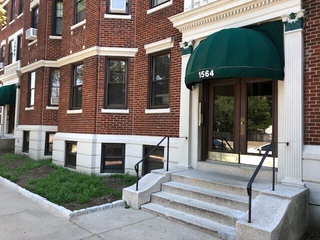 Building Photo - 1564 Commonwealth Ave