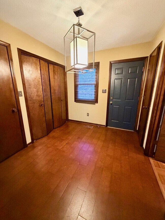 Building Photo - 103 Chestnut Ridge