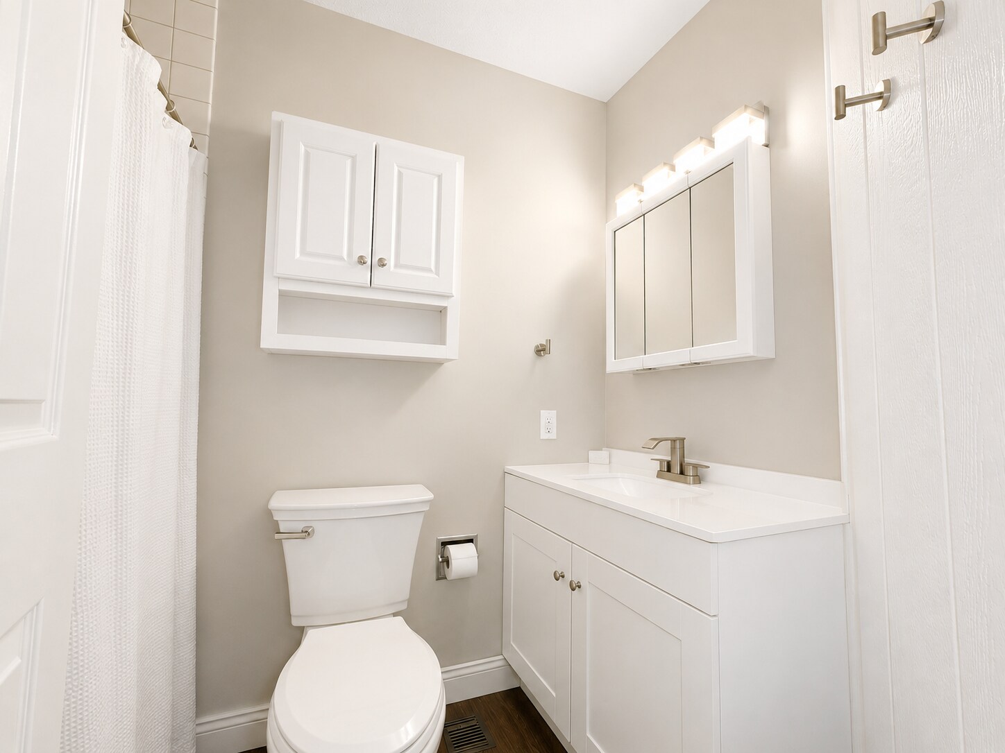 Building Photo - 9151 S Pointe Retreat Dr