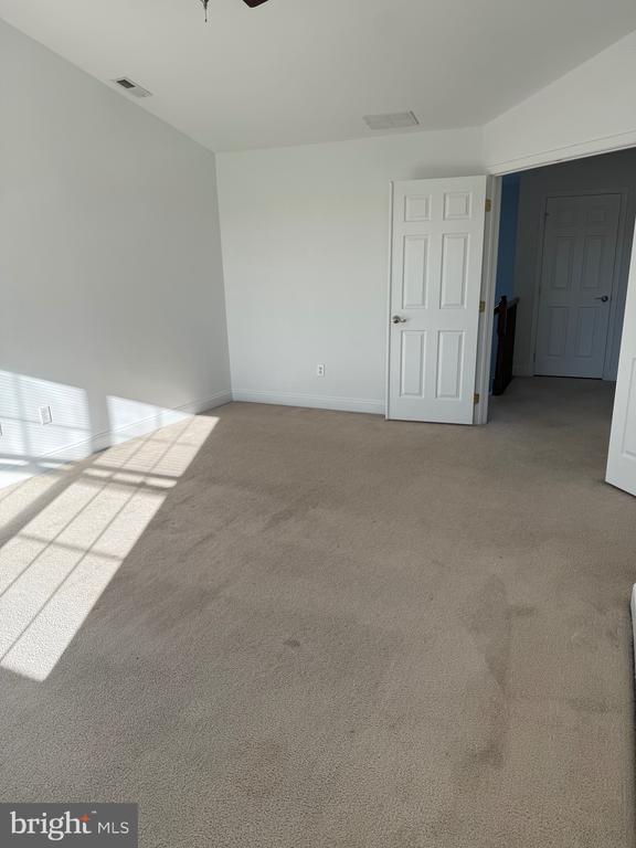 Building Photo - 111 Glacier Dr