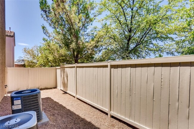 Building Photo - 1735 Ferrell St