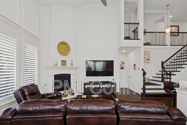 Building Photo - 8701 Fairway Ln