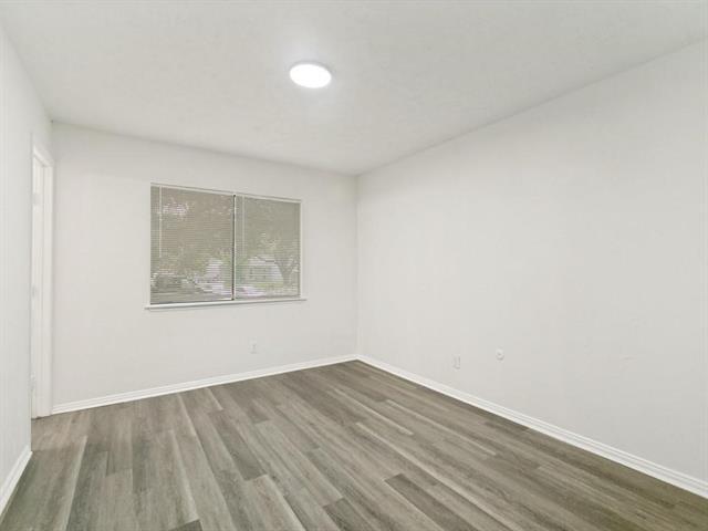 Building Photo - 905 Hawthorne Dr