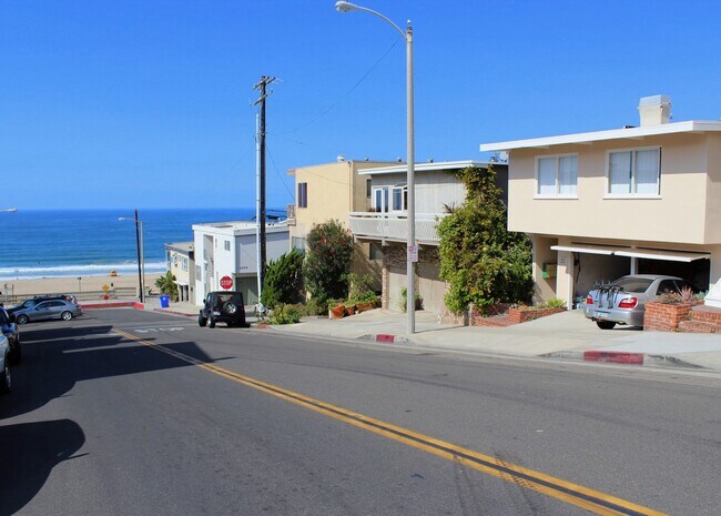 Primary Photo - 121 Rosecrans Ave