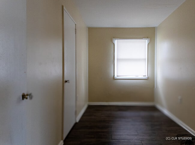 Building Photo - 394 W 15th St