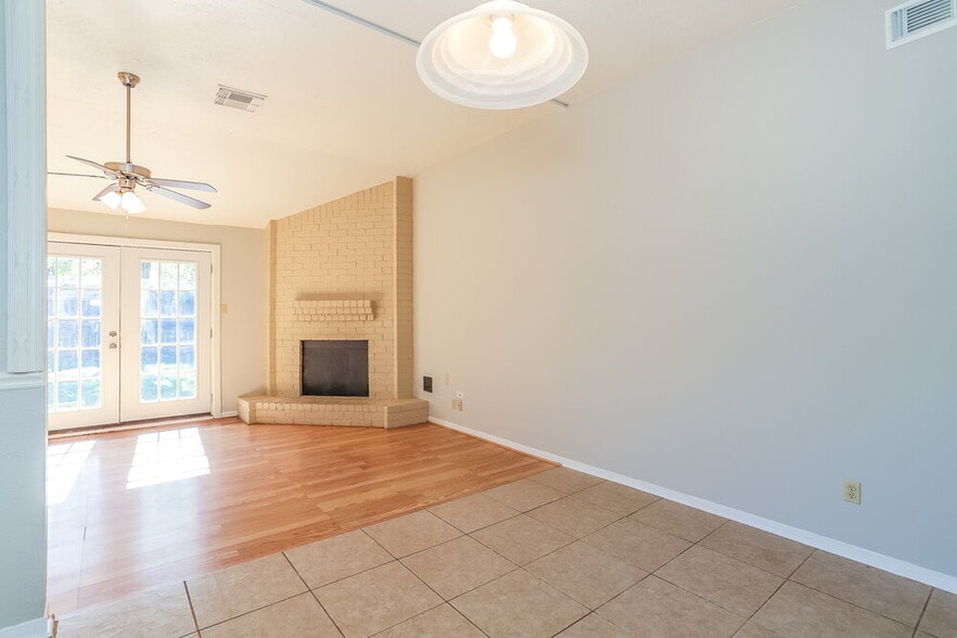 Building Photo - 1010 Hickory Post Ct