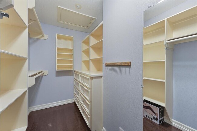 Building Photo - 3231 Allen Pkwy