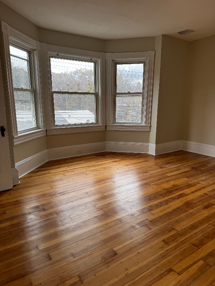 Primary Photo - 67 Rockingham Rd