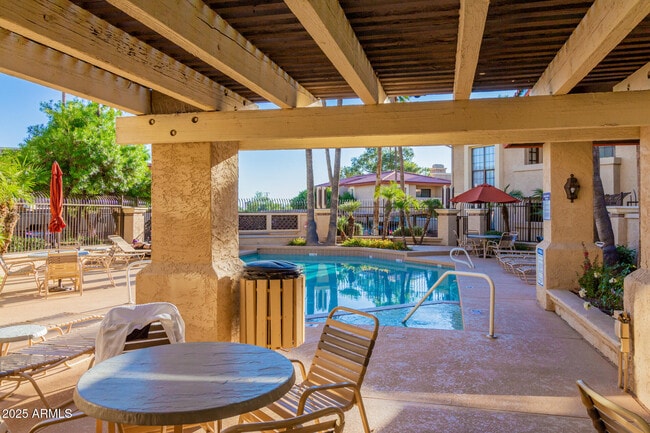 Building Photo - 10410 N Cave Creek Rd