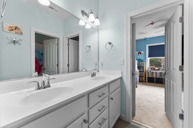 Building Photo - Newly built and beautiful property located...