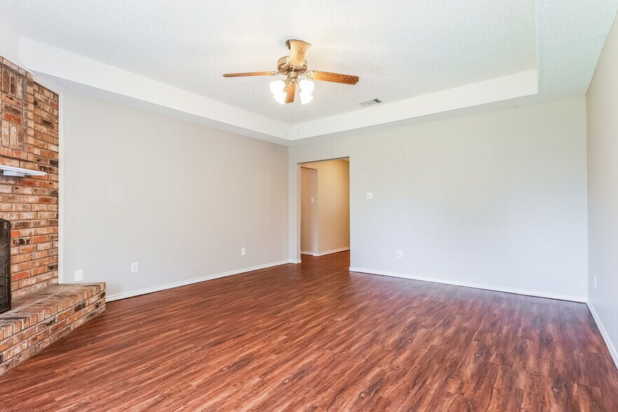 Building Photo - 4909 Barberry Dr