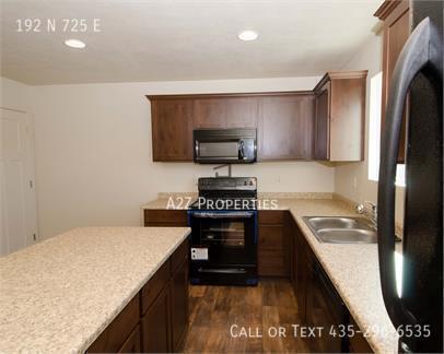 Building Photo - 192 N 725 E