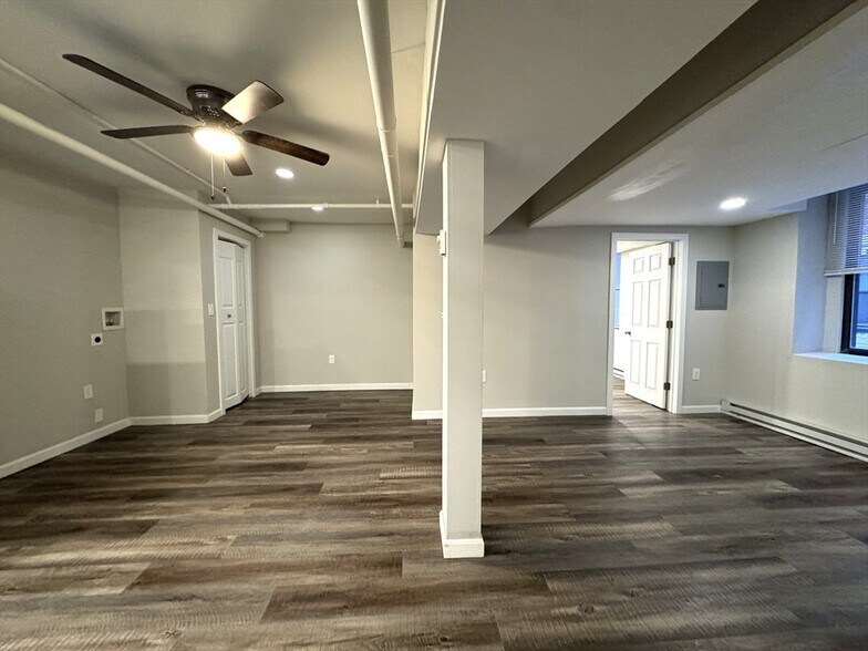 Building Photo - 367 Broadway